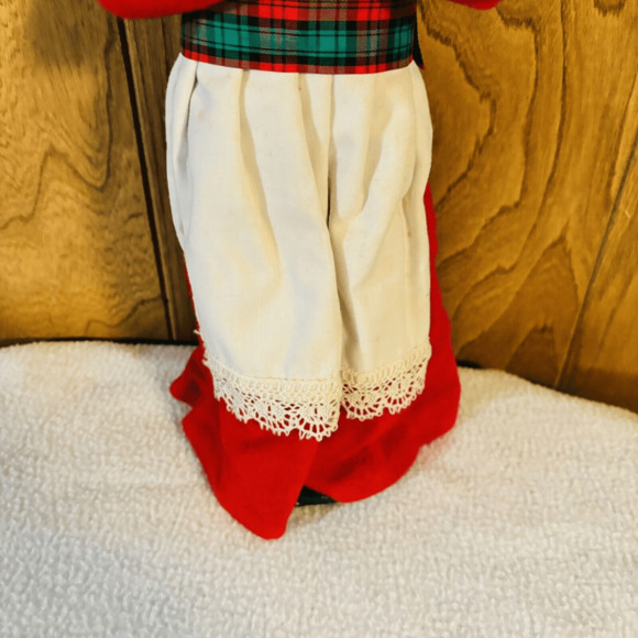 Byers Choice Caroler Woman Red Dress Plaid Bow 1987 Christmas Figurine USA - Picture 2 of 5